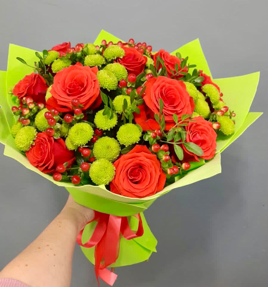 Букет цветов из: Хризантемы и Розы в Воркуте