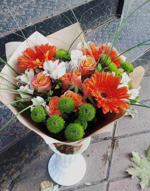 Букет цветов из: Герберы, Хризантемы, Альстромерии и Розы в Воркуте