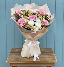 Букет цветов из:  Гвоздики, Орхидеи и Розы #REPLACE_PRED# Воркуте