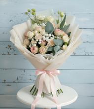 Букет цветов из:  Розы и Лизиантусы #REPLACE_PRED# Воркуте