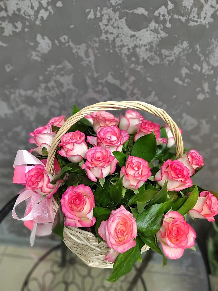 Цветочная композиция из Розы в корзине в Воркуте