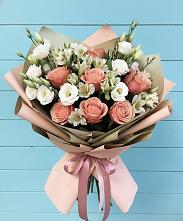 Букет цветов из:  Розы, Альстромерии и Лизиантусы в Воркуте