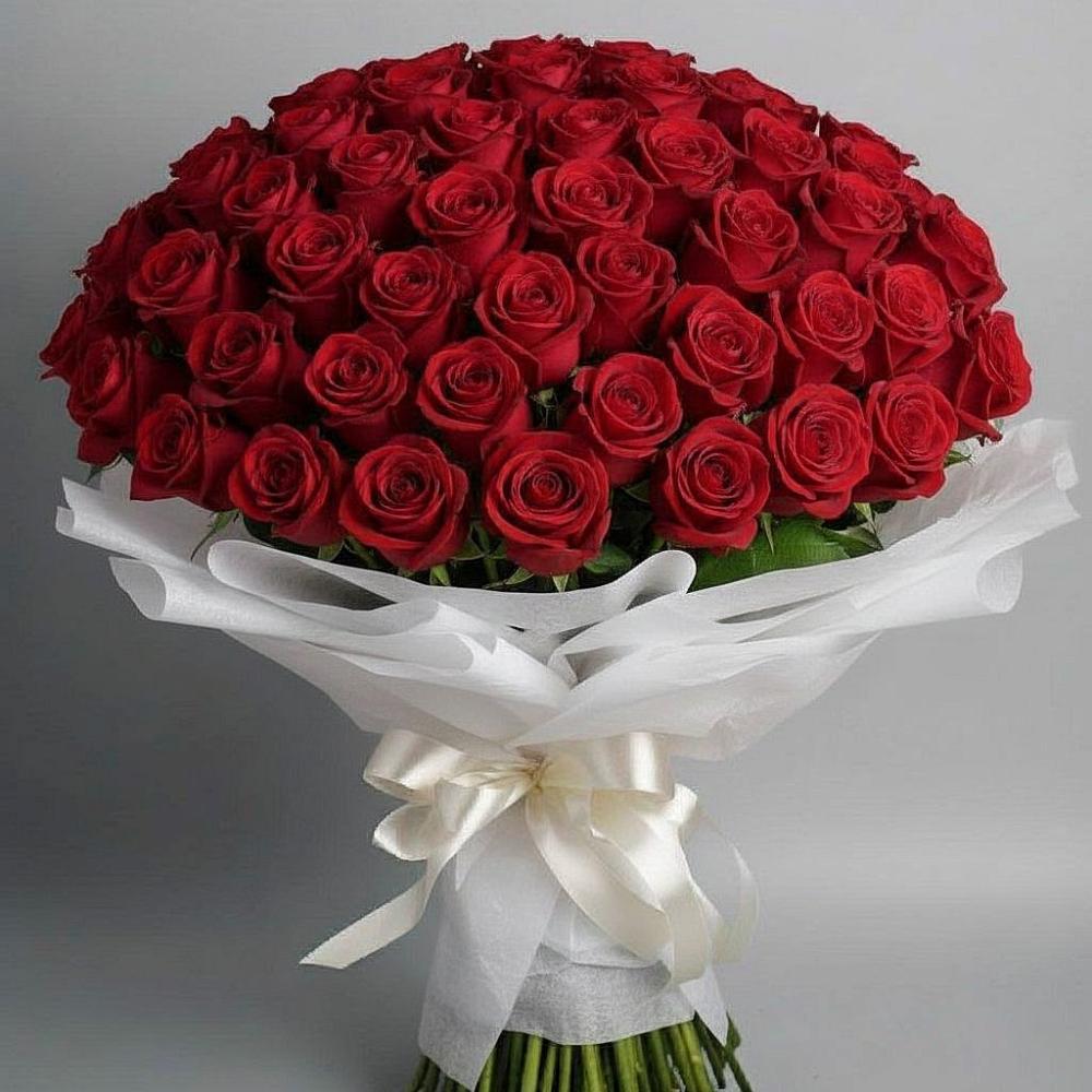 Букет 101 Красная роза Блэк Мэджик в Воркуте
