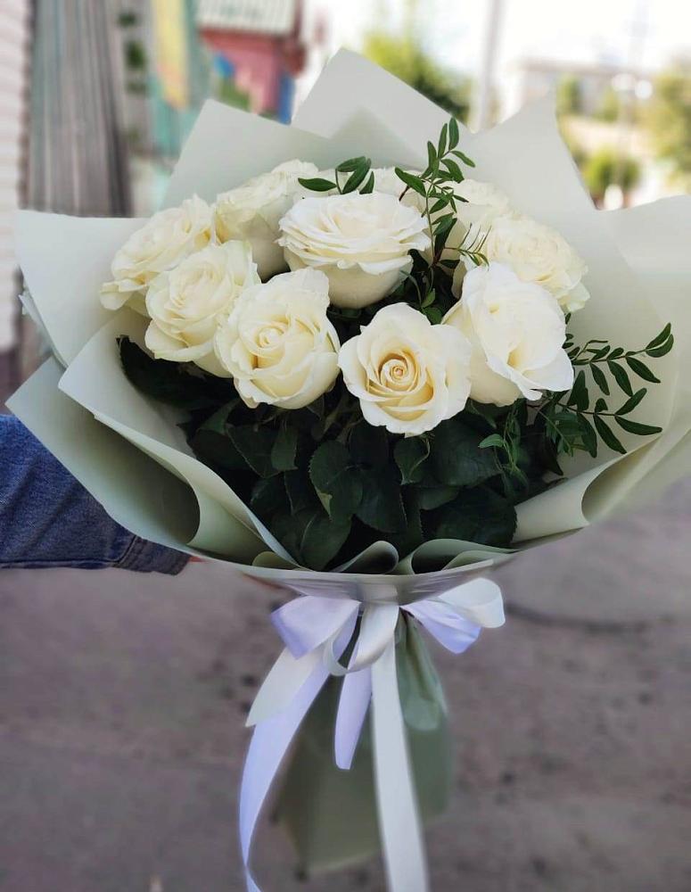 Букет Белые розы Проуд в Воркуте