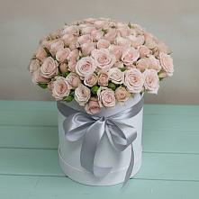 Цветочная композиция из Розы в шляпной коробке в Воркуте