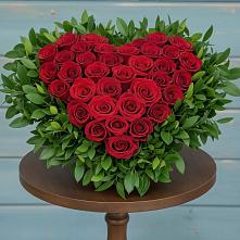 Цветочная композиция из Розы в виде сердца в Воркуте