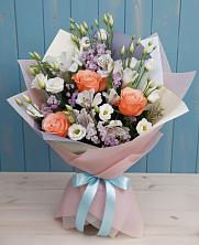 Букет цветов из:  Лизиантусы, Розы, Альстромерии и Гипсофила в Воркуте