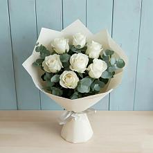 Букет Белые розы в Эвкалипте в Воркуте