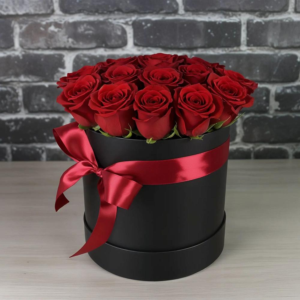 Цветочная композиция из Розы в шляпной коробке в Воркуте