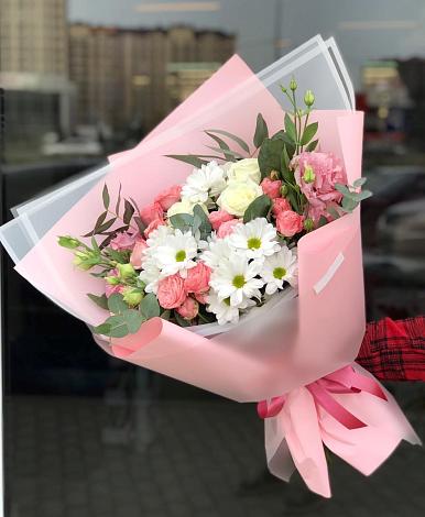 Букет цветов из: Розы, Лизиантусы и Хризантемы в Воркуте